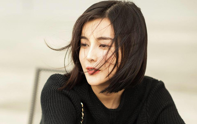 Khác hẳn trong Hậu Duệ Mặt Trời, ngoài đời Cao Thái Hà xinh đẹp 'không góc chết' Ảnh 2