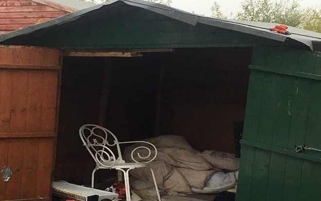 Giải cứu người đàn ông bị giam như nô lệ suốt 40 năm trong nhà kho chưa đầy 2 mét vuông Ảnh 2