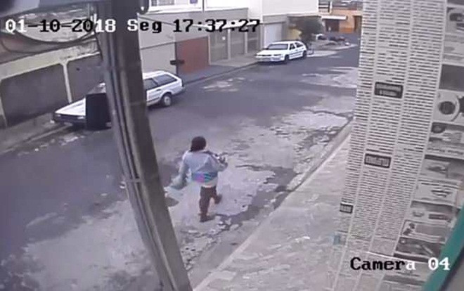 Sợ mất việc, mẹ trẻ nhẫn tâm bỏ con mới sinh vào thùng rác công cộng Ảnh 2