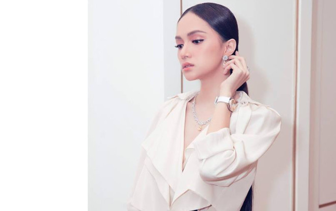 Ồ thì ra từ Hương Giang đến Tăng Thanh Hà đều đang mê kiểu tóc 'bổ luống' sang chảnh này! Ảnh 2