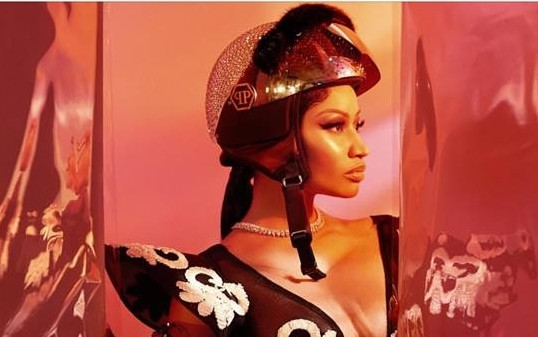 Fan sung sướng: Nicki Minaj đội nón bảo hiểm, liên tục gọi tên Việt Nam trên Instagram! Ảnh 2