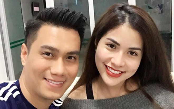 Hôn nhân của Việt Anh đang rạn nứt khi cả hai vợ chồng đều đổi trạng thái thành 'Độc thân'? Ảnh 2