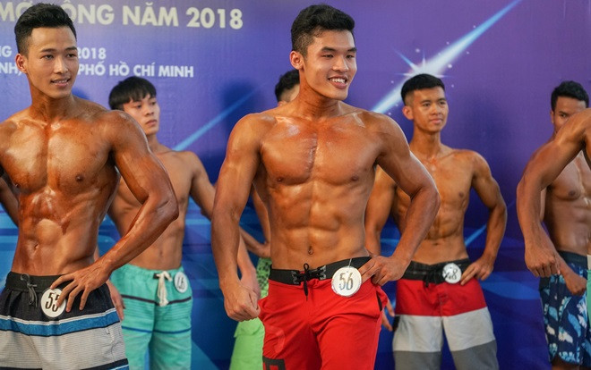 Đã mắt xem 'soái ca' khoe 'body' 6 múi quyến rũ chết người tại giải Thể hình - Fitness sinh viên TP.HCM Ảnh 2