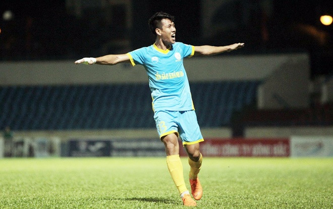 Từ cậu bé bốc gạch mưu sinh 'bay' lên ĐTVN Ảnh 2