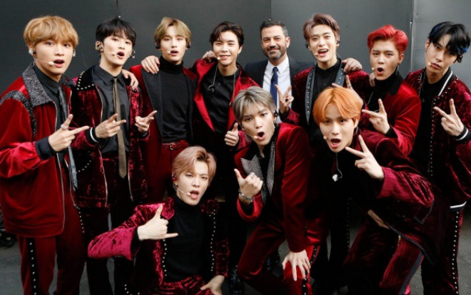 Taeyong trượt té thảm hại trên sân khấu, màn trình diễn của NCT 127 trên đất Mỹ không như kỳ vọng Ảnh 2