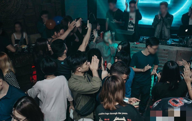 Trót dại lên bar 'quẩy' tới bến 1 lần, thanh niên đắng lòng phải đi làm chắt bóp 4 tháng mới trả đủ Ảnh 2