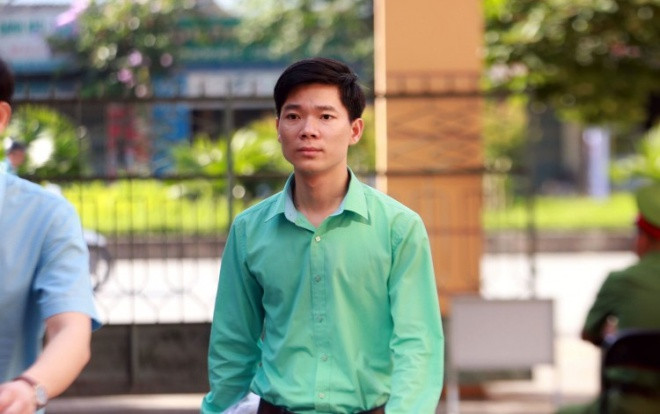 Cơ quan điều tra ra lệnh cấm rời khỏi nơi cư trú hơn 1 tháng đối với bác sĩ Hoàng Công Lương Ảnh 2