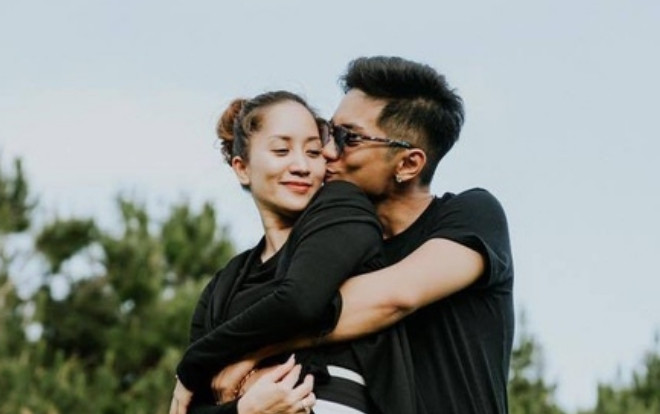 Phan Hiển lại 'gây bão' với những vần thơ ngôn tình ngọt lịm tặng bà xã Khánh Thi Ảnh 2