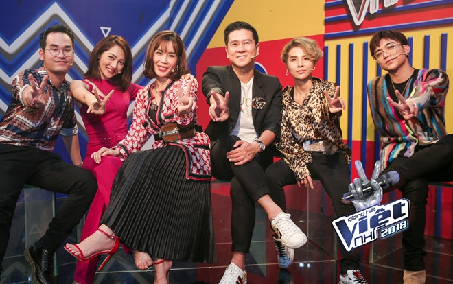 Đồng loạt diện hàng hiệu, dàn HLV Giọng hát Việt nhí 2018 'chất ngời ngời' như dự tuần lễ thời trang Ảnh 2