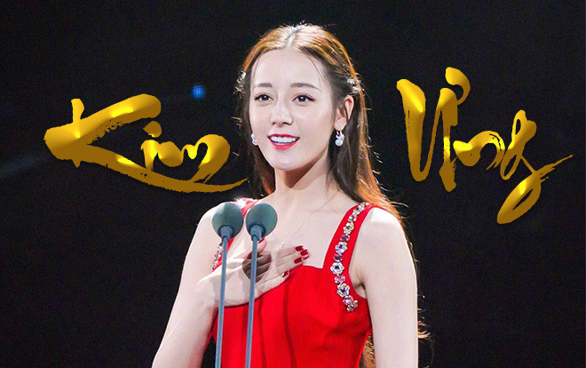 Gạch đá dồn dập từ cư dân mạng sau khi Địch Lệ Nhiệt Ba nhận hai giải lớn của Kim Ưng 2018 Ảnh 2