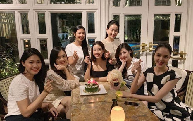 Loạt ảnh hoa hậu, á hậu chúc mừng sinh nhật Đỗ Mỹ Linh, đập tan nghi ngờ ‘bằng mặt không bằng lòng’ trong showbiz Ảnh 2