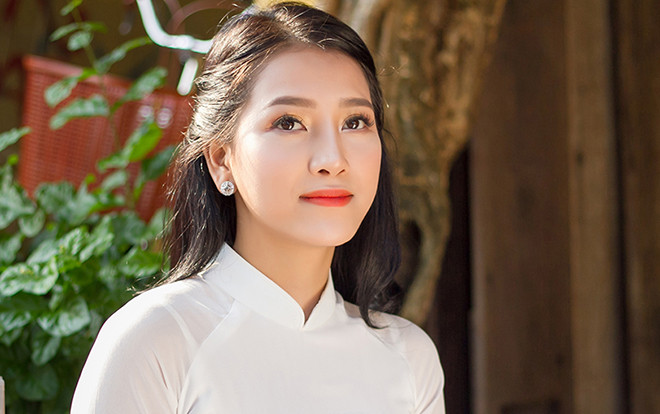 Nữ sinh dự thi Imiss Thăng Long khoe sắc giữa phố cổ Hội An với áo dài trắng Ảnh 2