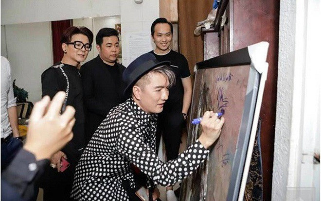 Chuyện Đàm Vĩnh Hưng 'bôi' tranh, hay 'bức tranh' Bùi Tiến Dũng Ảnh 2