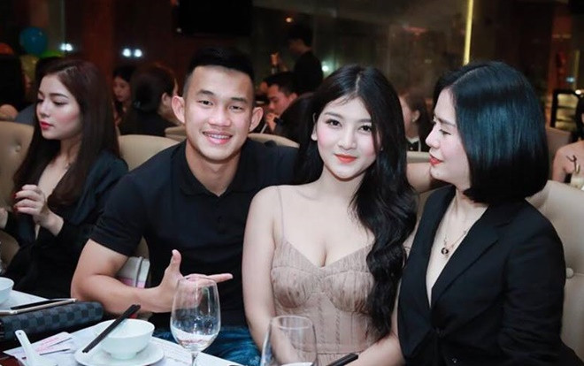 Cận cảnh nhan sắc của hot boy U19 diễn cảnh nóng Ảnh 2