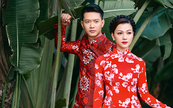 Hoa hậu Thái Nhiên Phương và siêu mẫu Hồ Đức Vĩnh sóng đôi mặc áo dài chúc mừng ngày Phụ nữ Việt Nam Ảnh 2