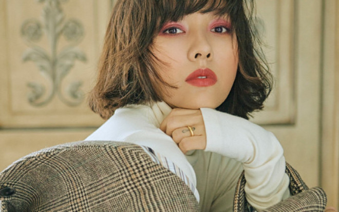 Nữ thần Kpop Lee Hyori thu hút  tóc ngắn quyến rũ trong loạt ảnh mới Ảnh 2