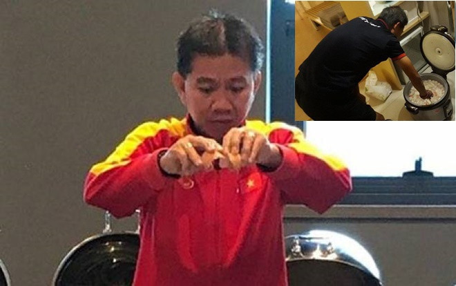 HLV Hoàng Anh Tuấn nấu cháo vì lo U19 Việt Nam ngán mì gói Ảnh 2