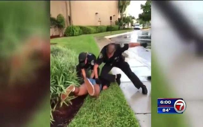 VIDEO: Phẫn nộ trước hình ảnh cảnh sát Mỹ đánh một cô gái 14 tuổi Ảnh 2