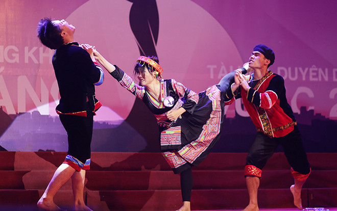 Bán kết Hoa khôi ĐH Dược, nữ sinh khoe vẽ tranh bằng hóa chất, múa võ đẹp như phim hành động Mỹ Ảnh 2