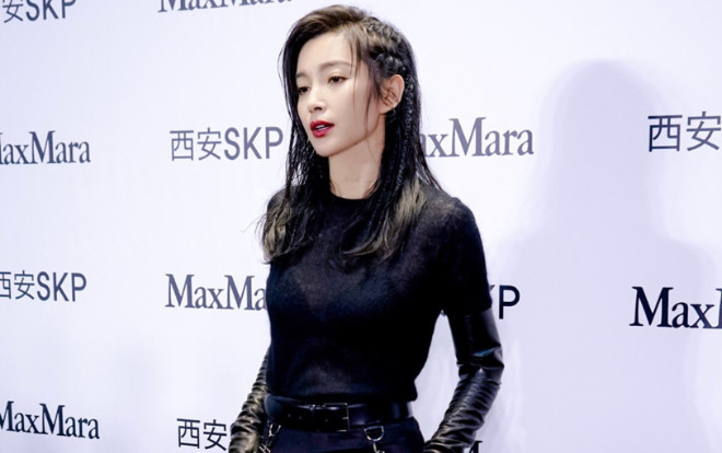 Lý Băng Băng 45 tuổi vẫn làm 'tê liệt' cả không gian thời gian vì quá đẹp Ảnh 2