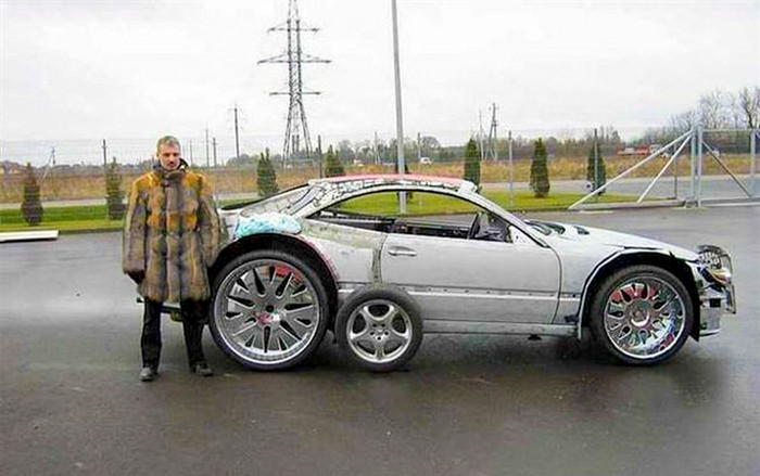 Lúc mua xe cũ nát thì bạn bè chế nhạo, nhưng khi phục chế xong ai nấy đều thán phục Ảnh 2