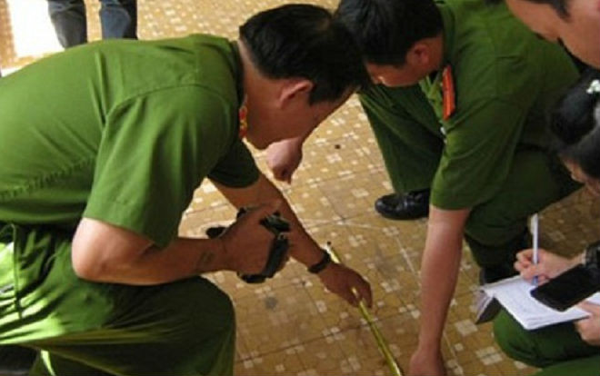 Mâu thuẫn cá nhân, nam sinh dùng dao đâm bạn cùng lớp nguy kịch ngay trước cổng trường Ảnh 2