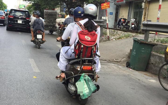 Pha xử lý xuất thần của một thanh niên rơi biển số xe giữa đường phố Hà Nội khiến dân tình bất giác nhớ đến các Ninja Lead Ảnh 2