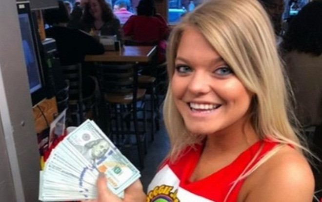 Nữ bồi bàn 'choáng' khi nhận 230 triệu tiền tip từ vị khách chỉ gọi 2 ly nước lọc Ảnh 2