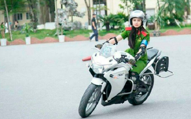 Sự khổ luyện của cô gái lái môtô hơn 1.000 phân khối dẫn đoàn cảnh sát Ảnh 2