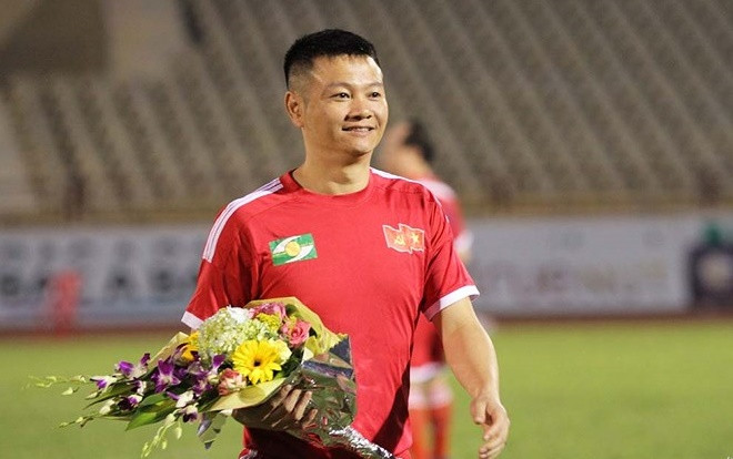 Phạm Văn Quyến - Cú sút cột điện và 'nạn nhân' của sự cám dỗ Ảnh 2