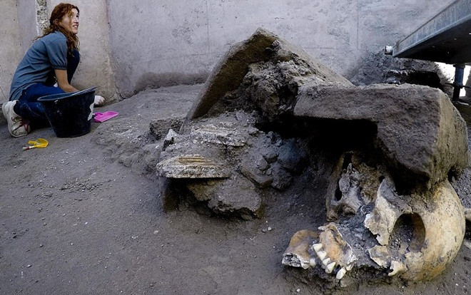 Phát hiện sốc về 5 bộ xương còn nguyên vẹn sau thảm họa núi lửa Vesuvius 2.000 năm trước Ảnh 2