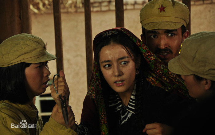 Sau 'Lý Huệ Trân xinh đẹp', Địch Lệ Nhiệt Ba tiếp tục khiến 'A Na Nhĩ