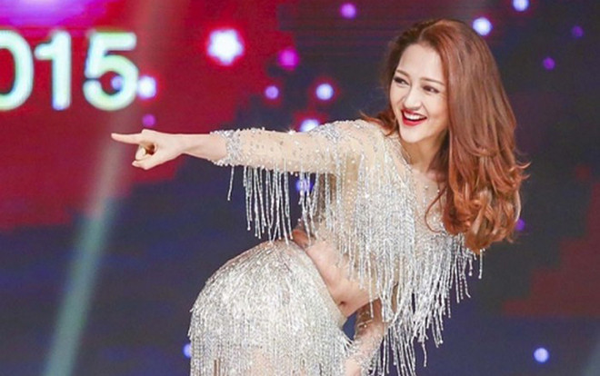 Thời trang biểu diễn cực kỳ lợi hại lại gợi cảm hết nấc của Bảo Anh Ảnh 2