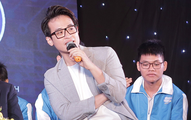Ca sĩ Hà Anh Tuấn: Học ngoại ngữ không giúp tôi kiếm tiền, nhưng giúp nhận ra mình nhỏ bé như thế nào! Ảnh 2