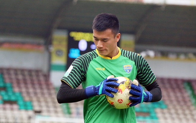 HLV Lê Thụy Hải: Văn Lâm, Tuấn Mạnh so với Bùi Tiến Dũng thì khó Ảnh 2