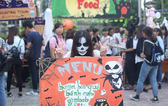 Halloween sinh viên cần gì đi đâu xa - Ở ngay trường ĐH này cũng có đêm hội cực hoành tráng không thể bỏ lỡ Ảnh 2