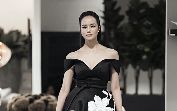 Kiều Ngân khoe khéo khuôn ngực, tự tin đảm nhận vị trí first face của NTK Công Trí Ảnh 2