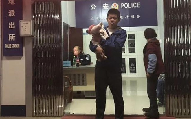 Chồng đem bán con khi đứa bé vừa tròn 10 ngày tuổi chỉ vì một lý do không ngờ khiến ai cũng phẫn nộ Ảnh 2