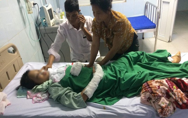 Vụ bé gái bị thiếu niên cưỡng hiếp rồi dùng dao cứa cổ: 'Gia đình còn có họ hàng xa, không thể ngờ nó lại làm thế với con tôi' Ảnh 2