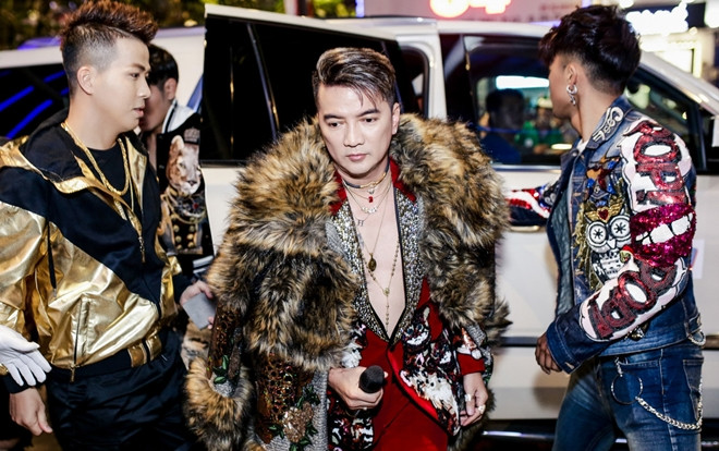 'Phong độ là nhất thời, đẳng cấp là mãi mãi': Hơn 50% độc giả chọn 'Hello' là lead-single 'nóng' nhất 2018! Ảnh 2