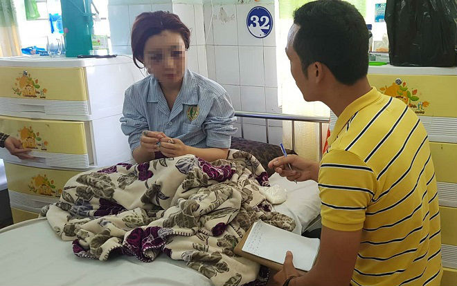 Nhóm người bắt nữ nhân viên spa lên taxi rồi đánh dã man vào vùng mặt tiếp tục hành hung 1 cô gái đang livestream bán hàng Ảnh 2