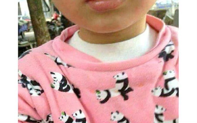 Háo hức mua áo phông in hình gấu trúc dễ thương cho con gái, người mẹ sốc khi phát hiện điều này Ảnh 2