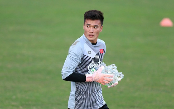 Bùi Tiến Dũng: Học Công Vinh 'làm màu' có trở thành số 1? Ảnh 2