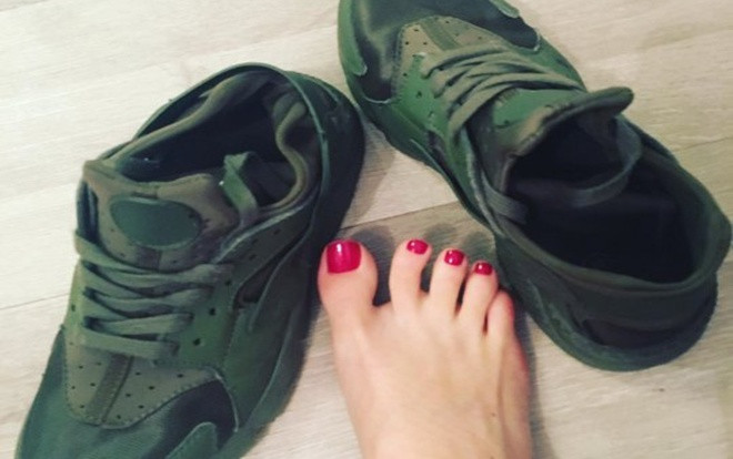 Người phụ nữ kiếm 3 tỷ một năm nhờ bán tất và giày thối Ảnh 2