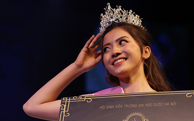 Nữ sinh xinh như búp bê xuất sắc 'ẵm' giải Hoa khôi Đại học Dược 2018 Ảnh 2