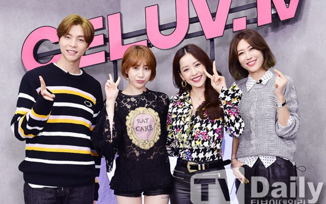 'Kim Tae Hee Việt Nam' Chi Pu xinh xắn bên Seo In Young và 'mỹ nam' Johnny của NCT 127 Ảnh 2