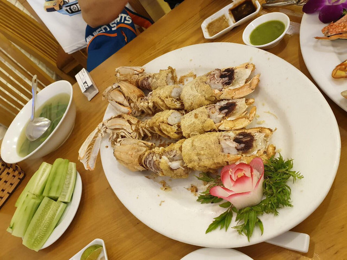 Đi ăn hải sản ở Hà Nội, cặp vợ chồng trẻ chóng mặt khi biết 3,5 triệu/4 con bề bề Ảnh 4