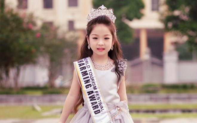 Cô bé Việt mới 6 tuổi đã đăng quang ngôi Hoa hậu tầm cỡ thế giới khiến nhiều người ngỡ ngàng Ảnh 2