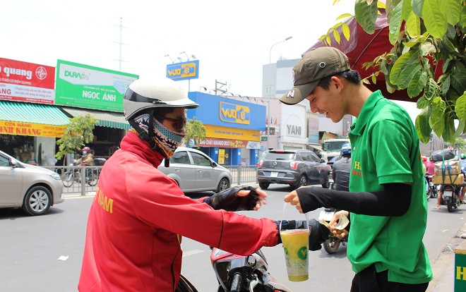 Sinh viên 'lăn xả' đi làm thêm để đổi lấy mức lương 'bèo bọt' 10.000 đồng/giờ liệu có đáng? Ảnh 2