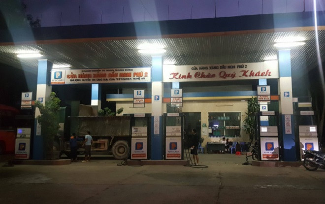 Yêu cầu giảm giá, cây xăng ở Nghệ An 'quên' thực hiện Ảnh 2